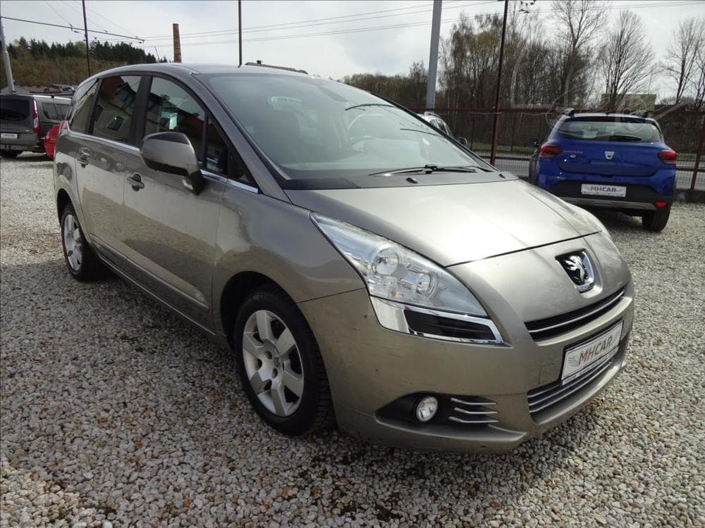 2012 Peugeot 5008 - 9