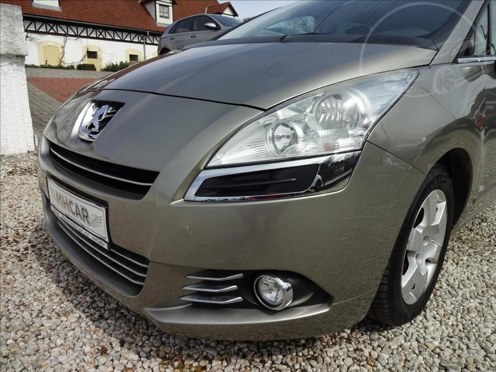 2012 Peugeot 5008 - 12