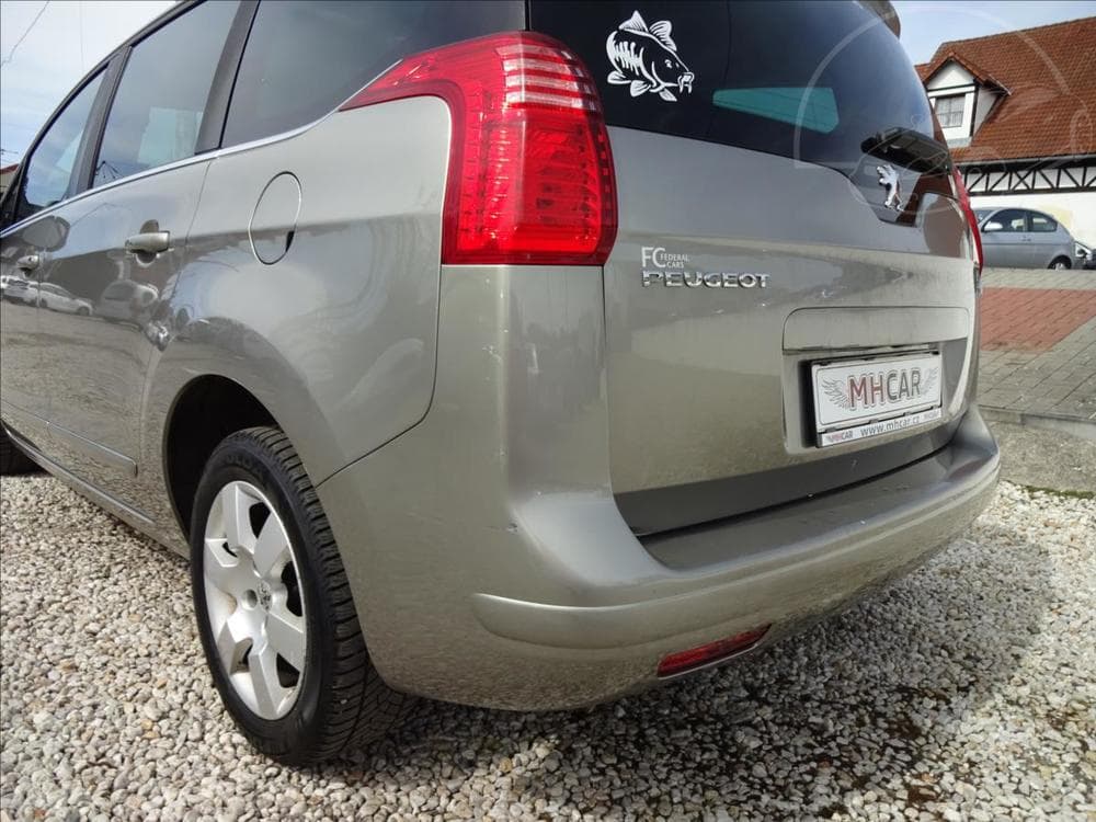 2012 Peugeot 5008 - 14