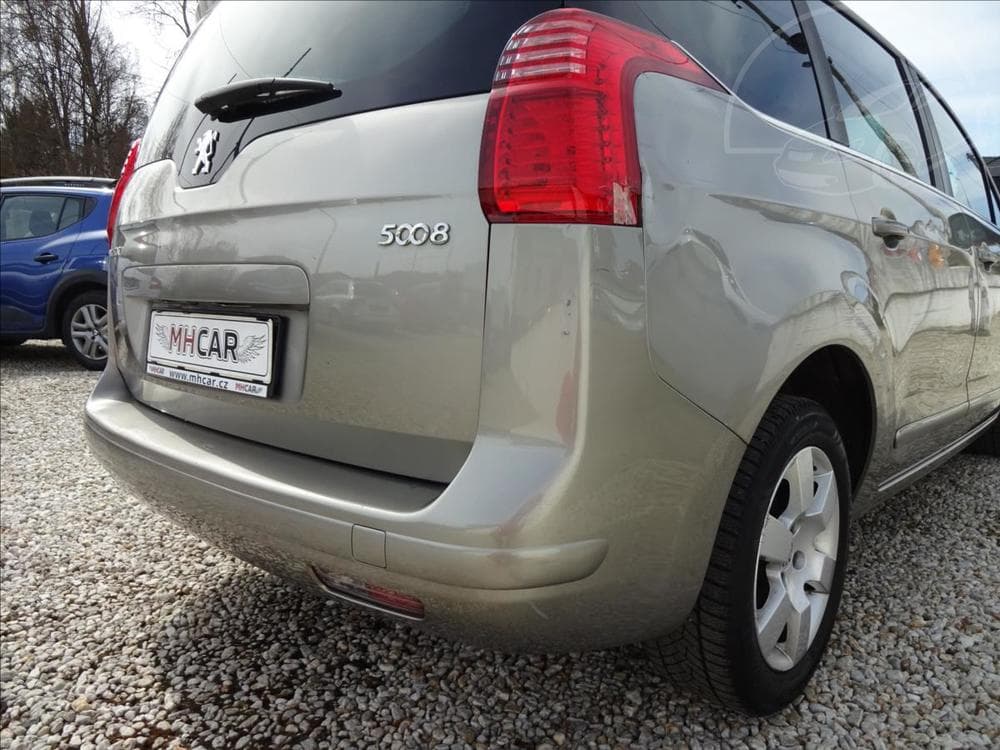 2012 Peugeot 5008 - 15