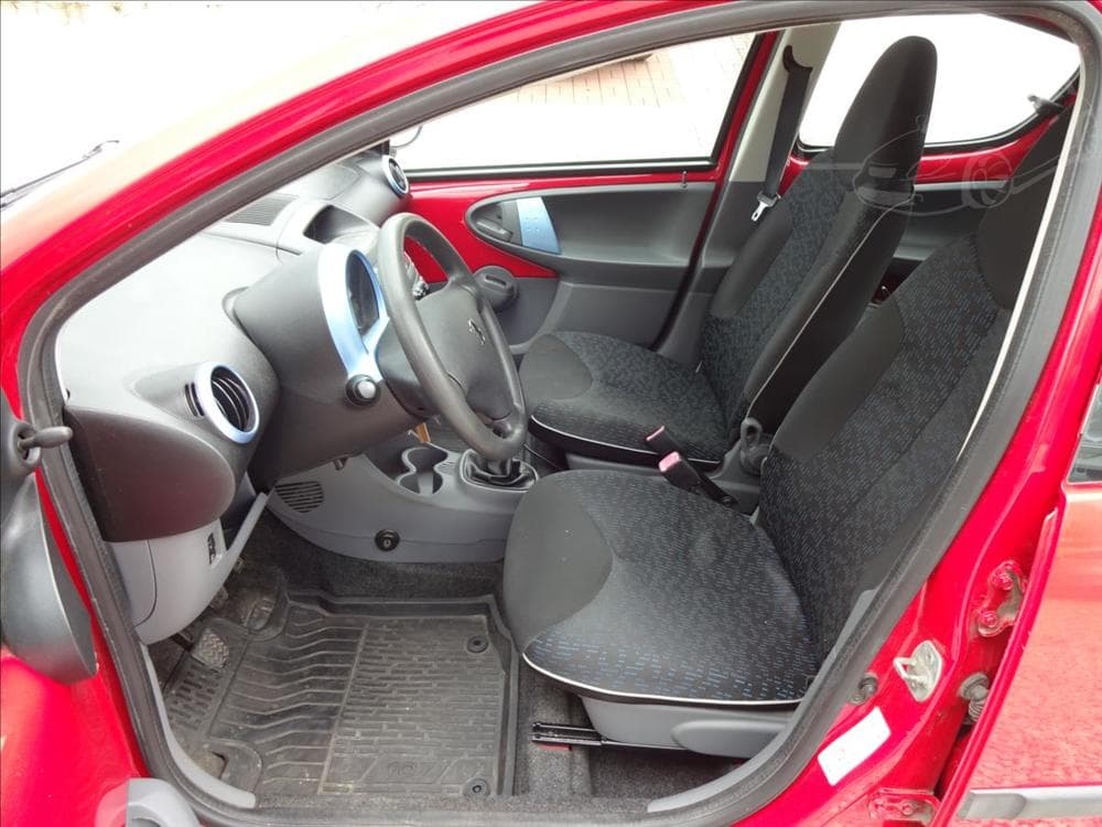 2010 Peugeot 107 - 16