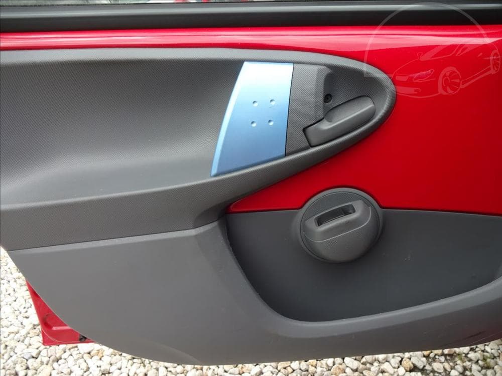 2010 Peugeot 107 - 18