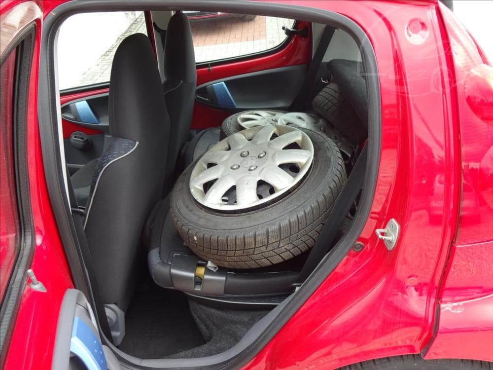 2010 Peugeot 107 - 19