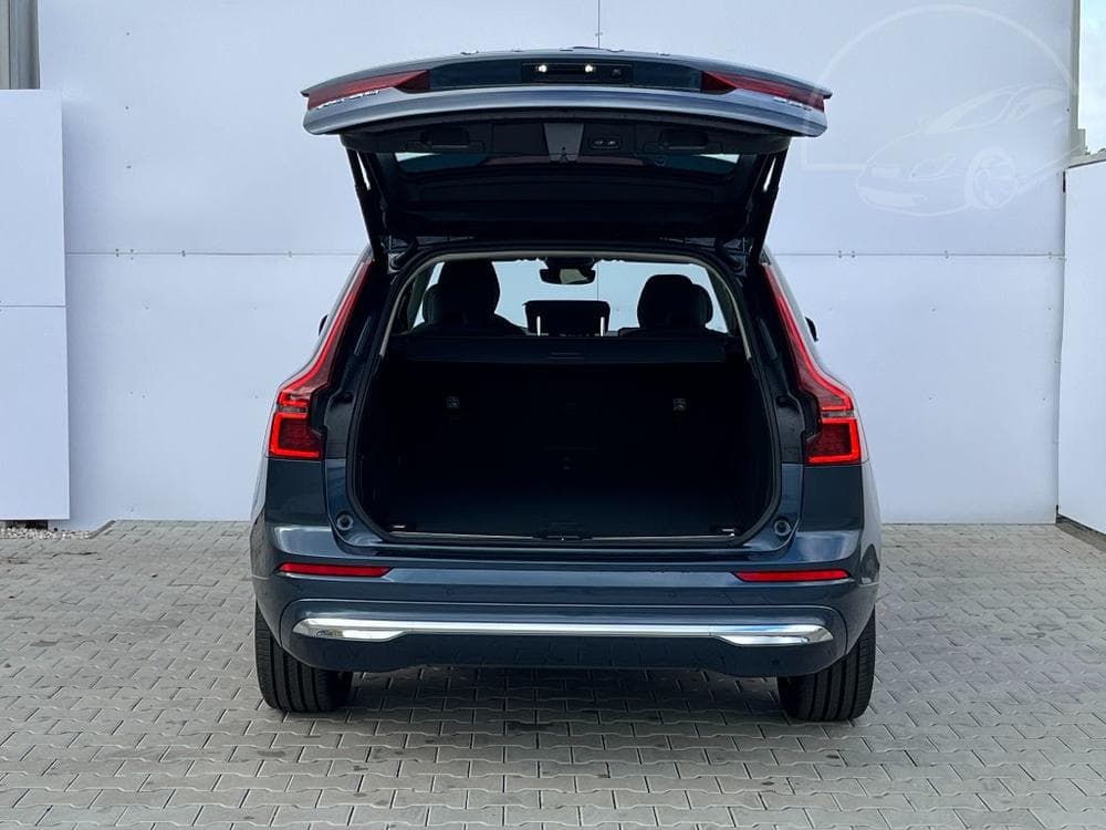 2025 Volvo XC60 - 19