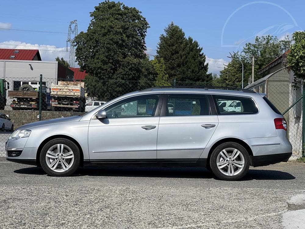 2010 Volkswagen PASSAT - 4