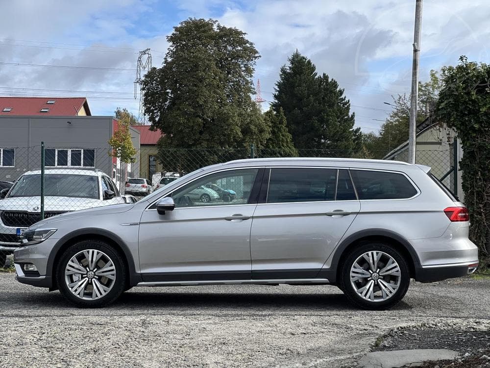 2016 Volkswagen PASSAT - 10