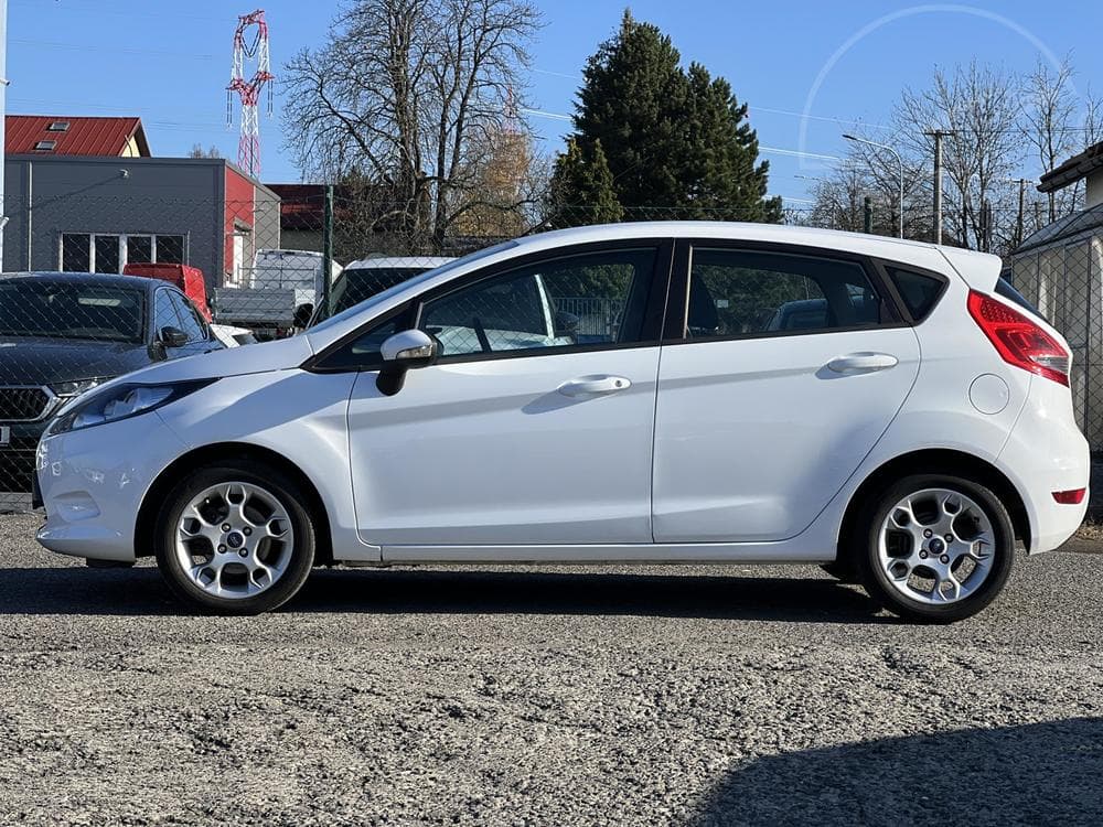 2010 Ford FIESTA - 4
