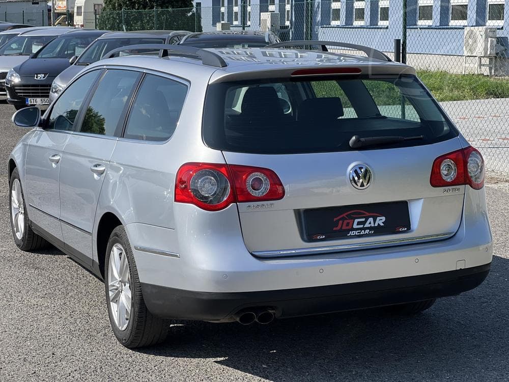 2010 Volkswagen PASSAT - 5