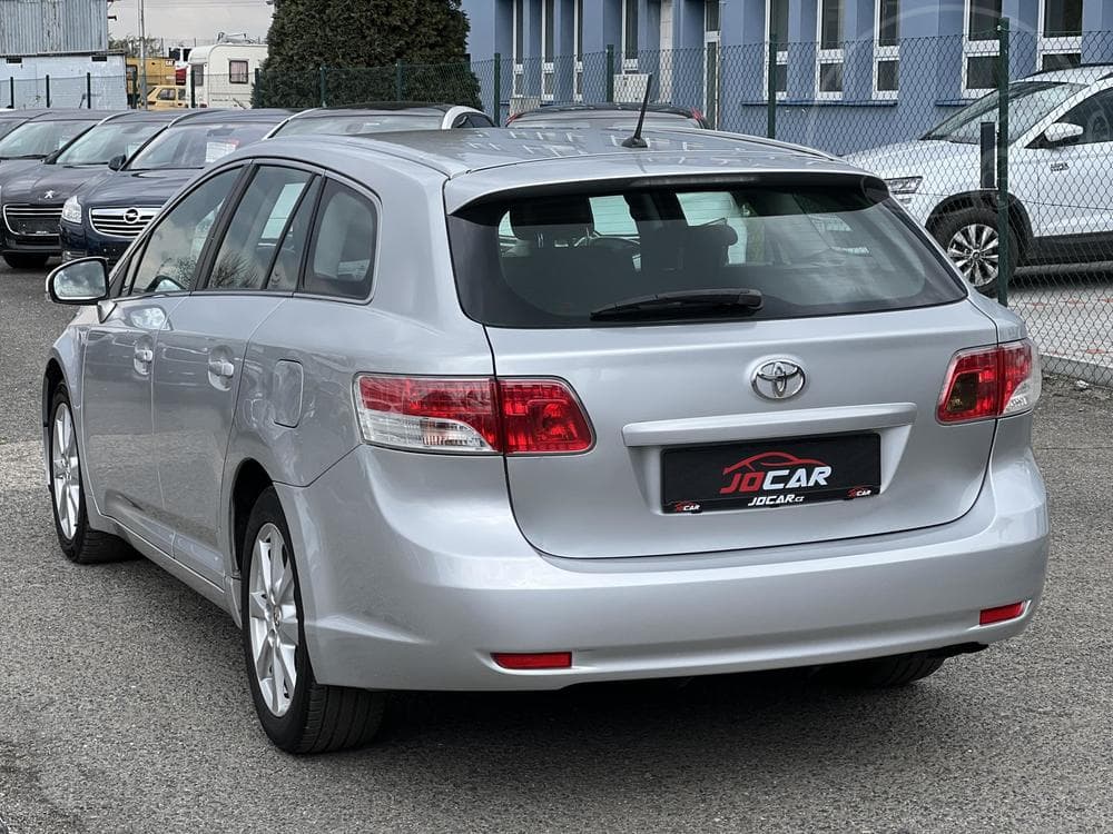 2011 Toyota AVENSIS - 5
