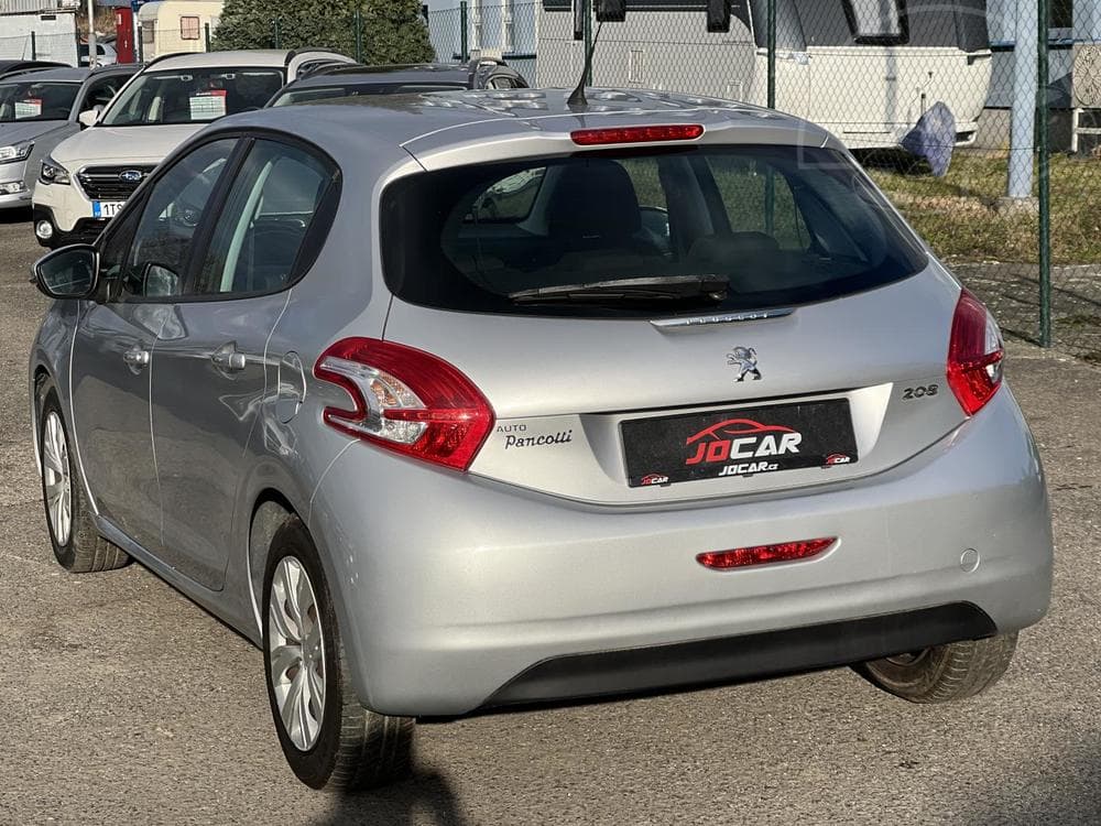 2013 Peugeot 208 - 9