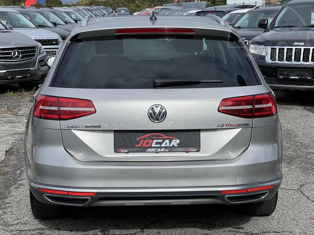 2016 Volkswagen PASSAT - 16