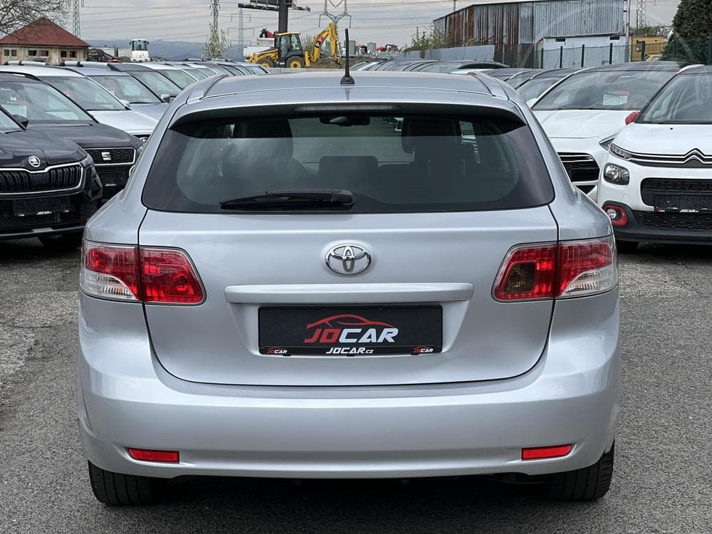 2011 Toyota AVENSIS - 6