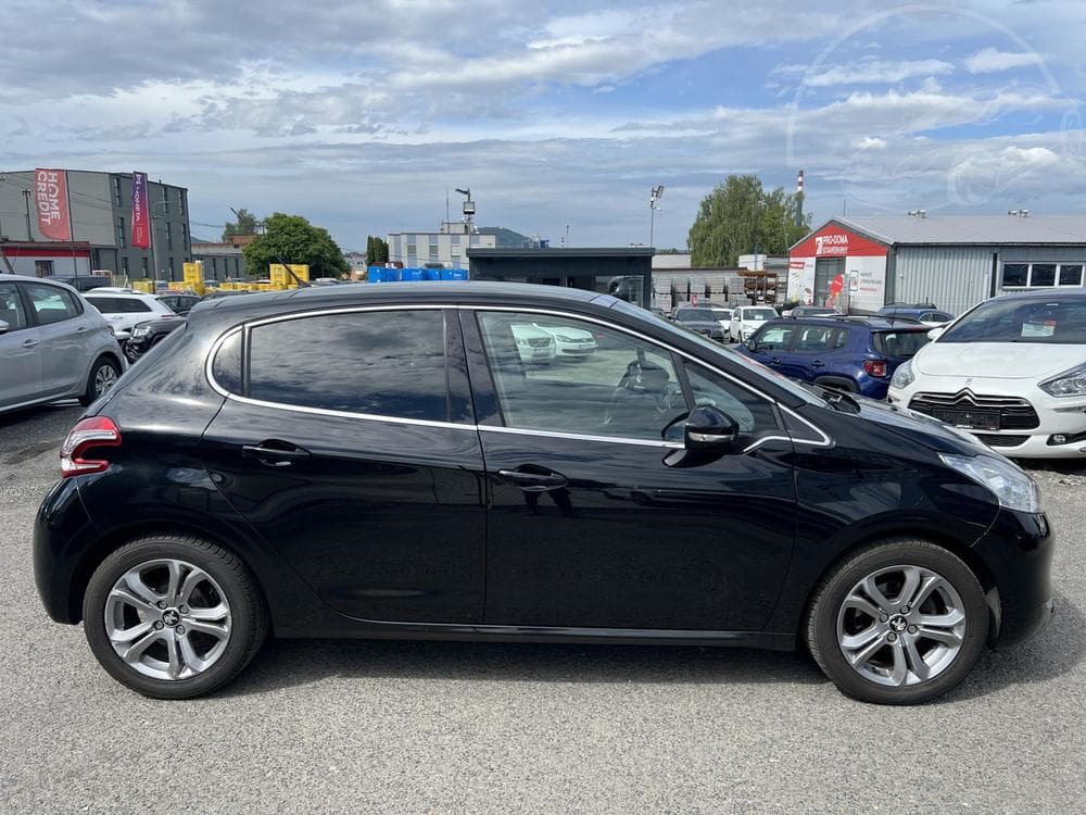 2015 Peugeot 208 - 7