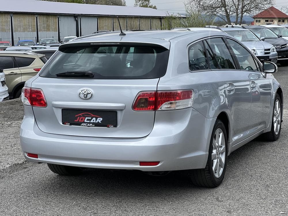 2011 Toyota AVENSIS - 7