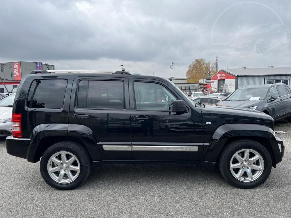 2011 Jeep Cherokee - 8