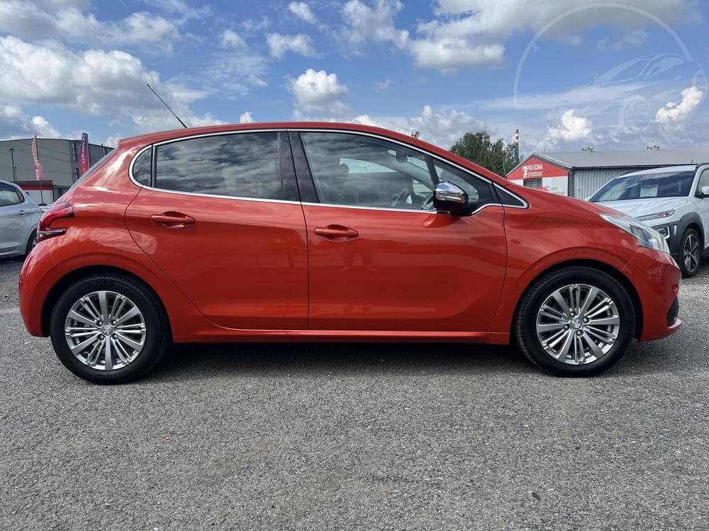 2015 Peugeot 208 - 8