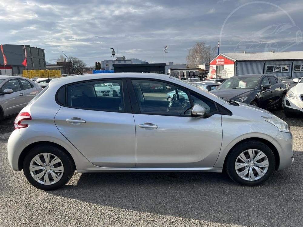 2013 Peugeot 208 - 15