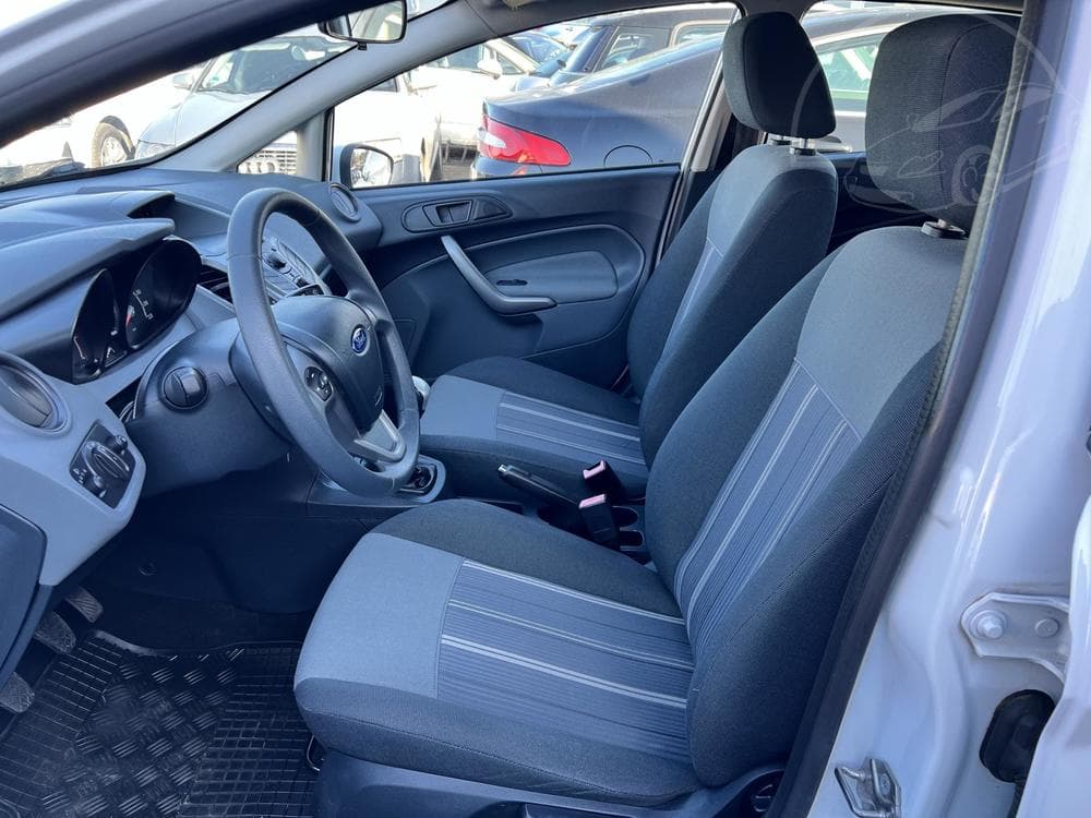2010 Ford FIESTA - 9
