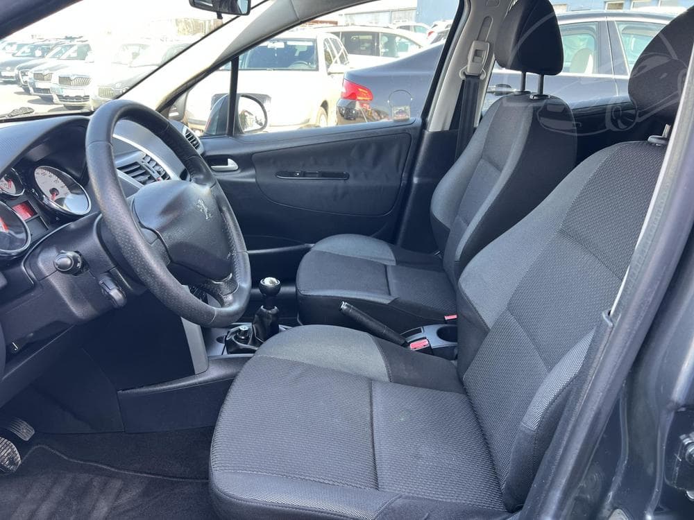2012 Peugeot 207 - 9