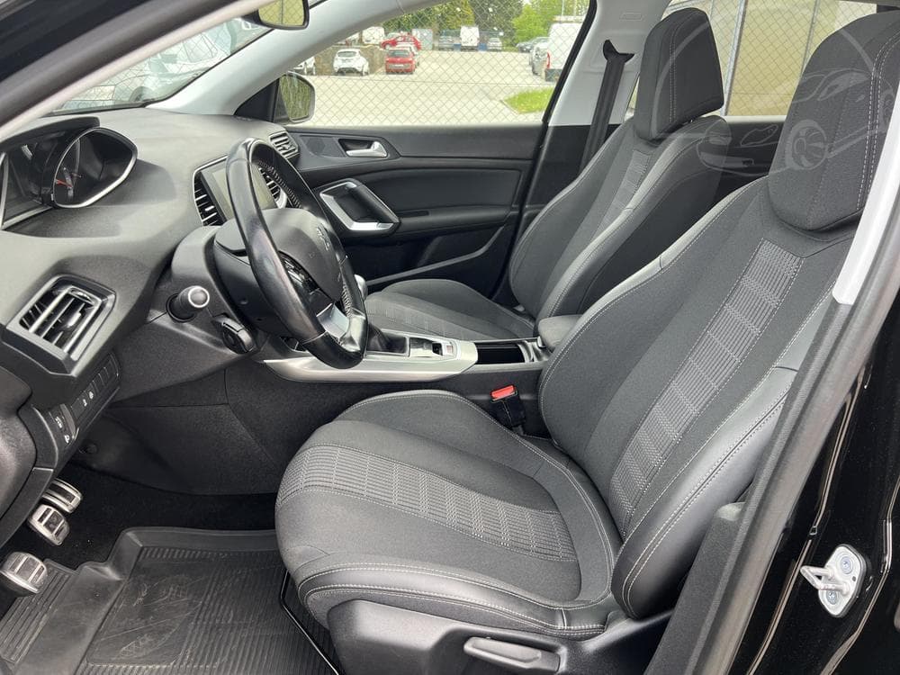 2018 Peugeot 308 - 25