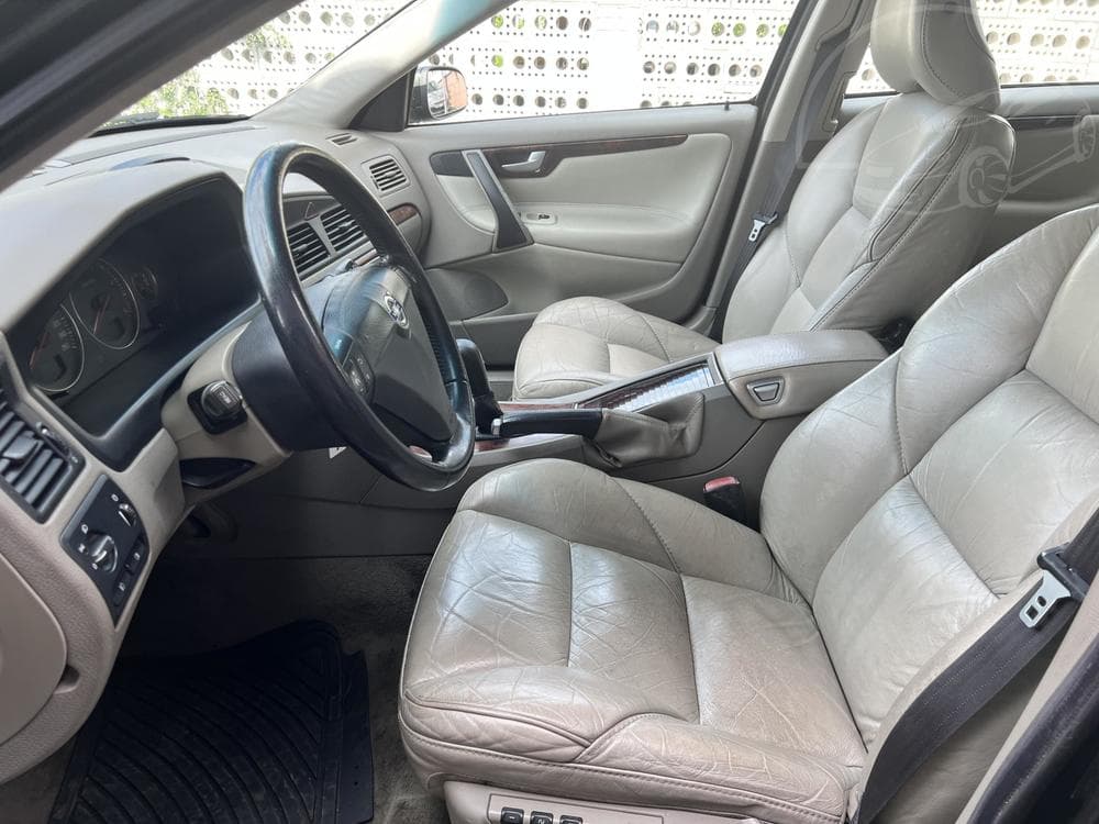 2005 Volvo V70 - 9