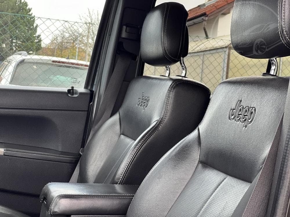 2011 Jeep Cherokee - 10