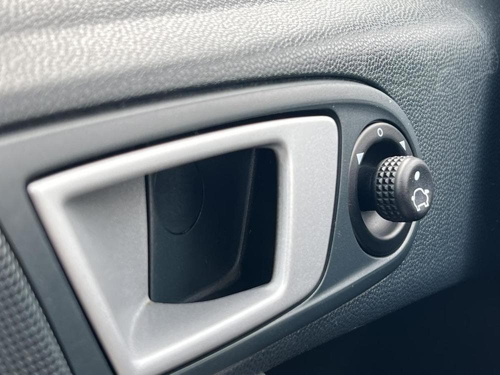 2011 Ford FIESTA - 10