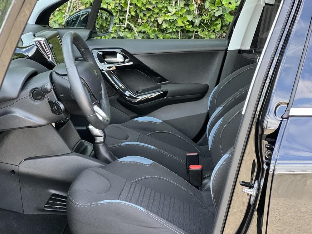 2015 Peugeot 208 - 10