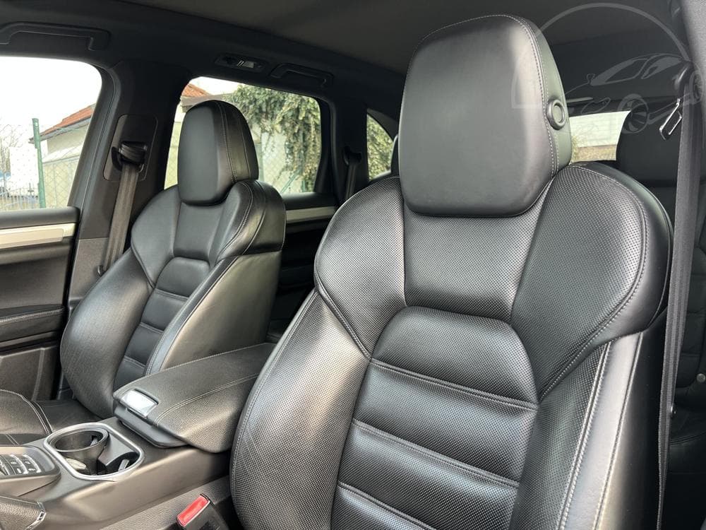 2013 Porsche Cayenne - 10