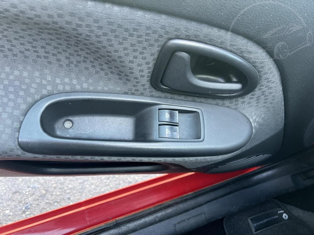 2011 Renault CLIO - 10