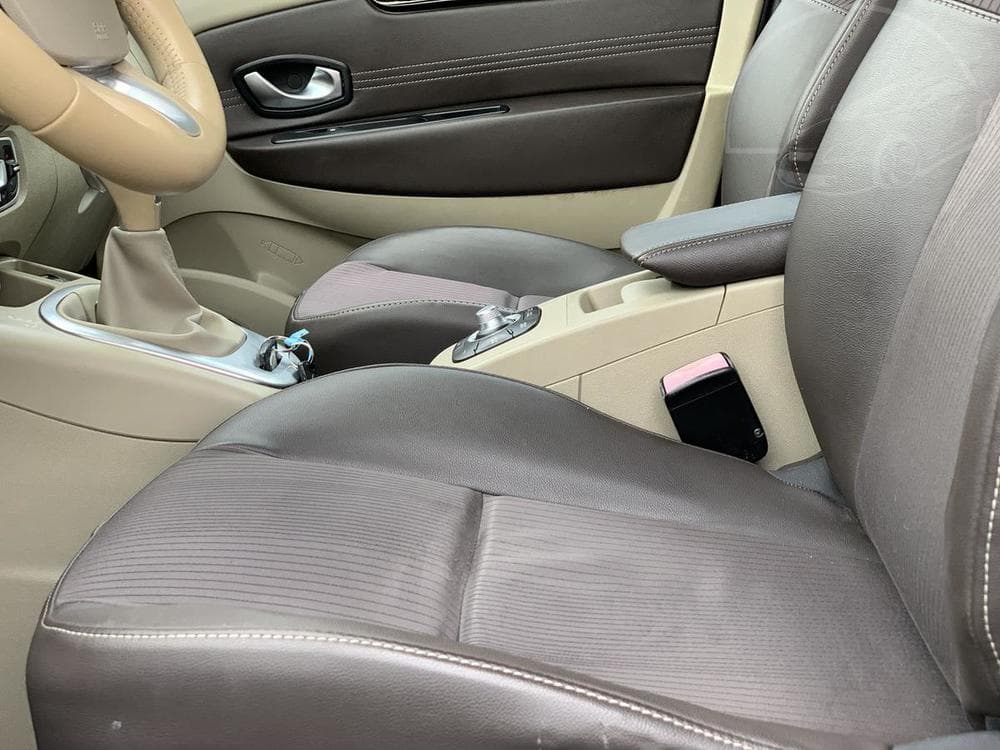 2010 Renault SCENIC - 11