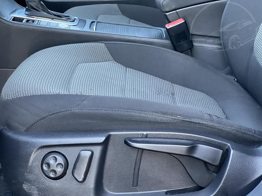 2014 Volkswagen Passat - 11