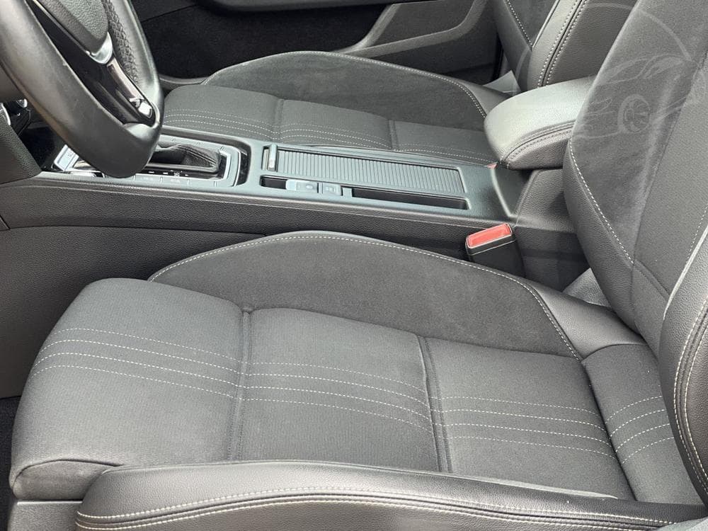 2016 Volkswagen PASSAT - 31