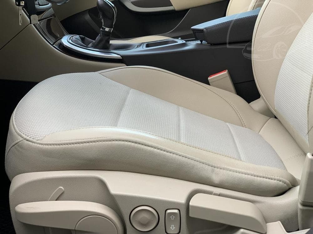 2011 Opel INSIGNIA - 11