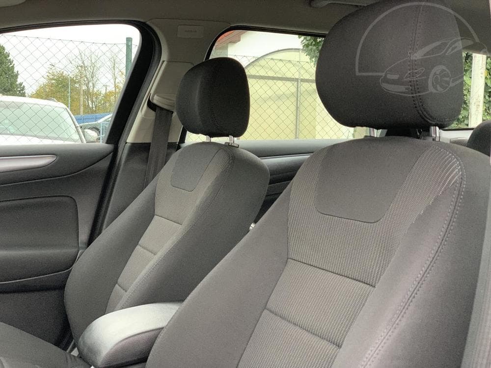 2011 Ford MONDEO - 11