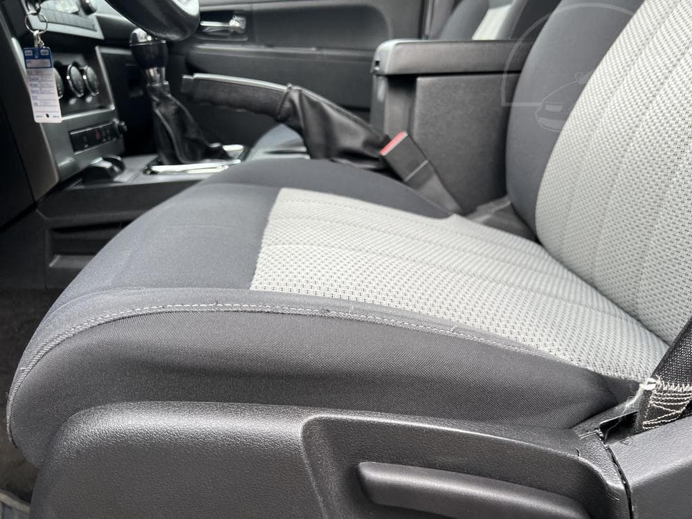 2010 Jeep CHEROKEE - 11