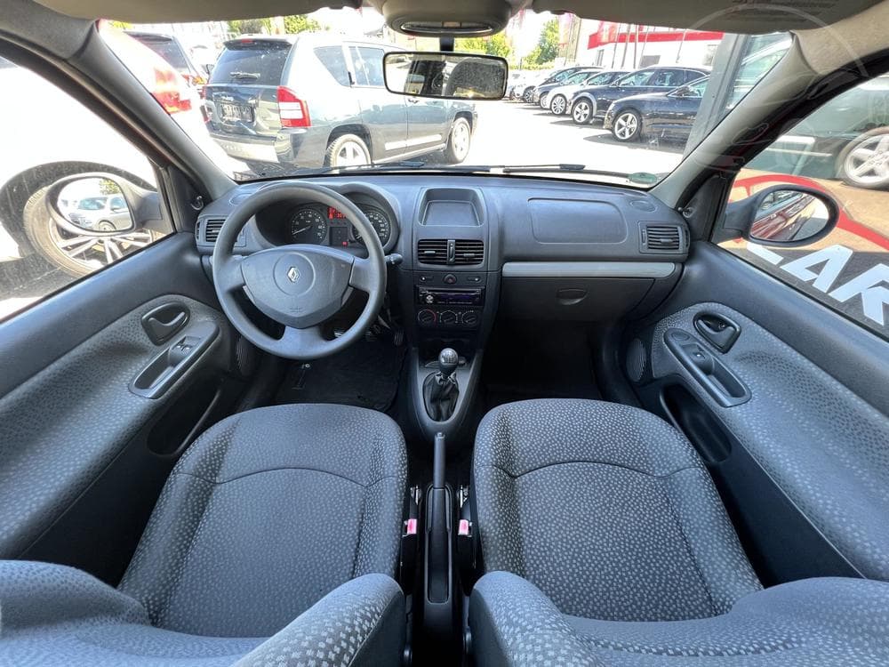 2011 Renault CLIO - 11