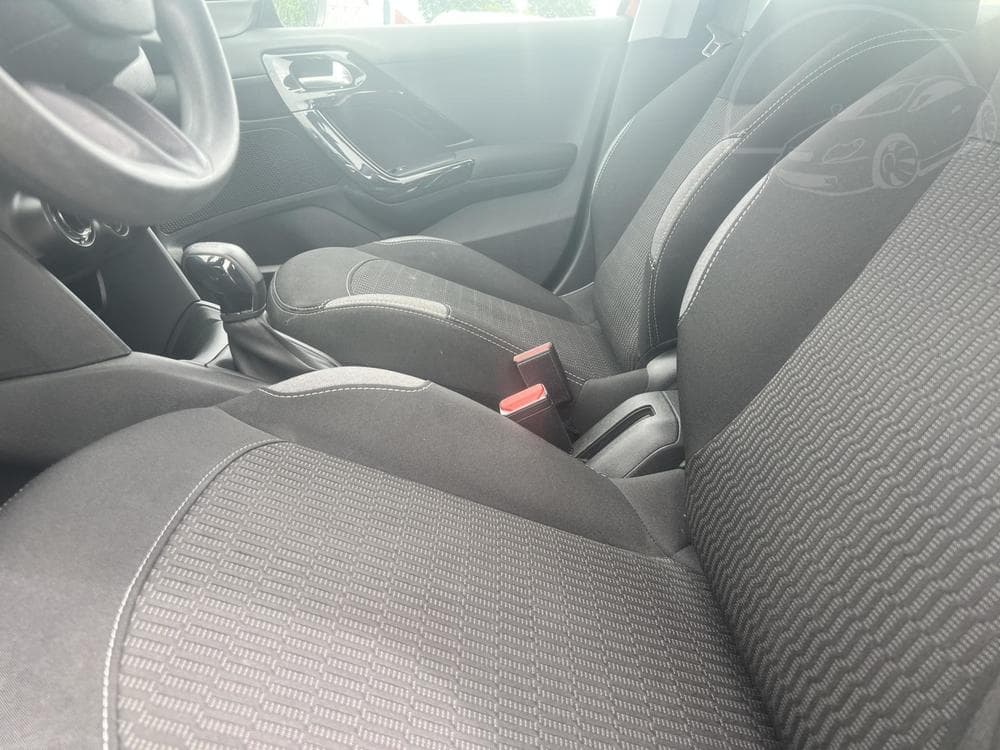 2016 Peugeot 208 - 11