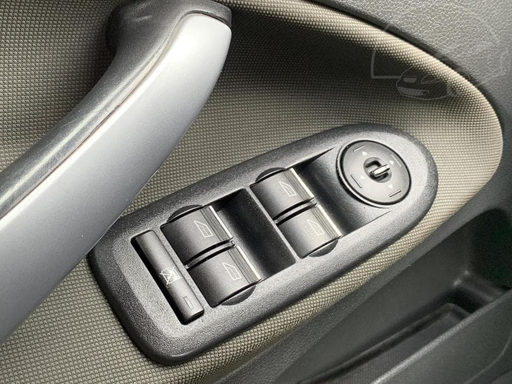 2010 Ford KUGA - 12