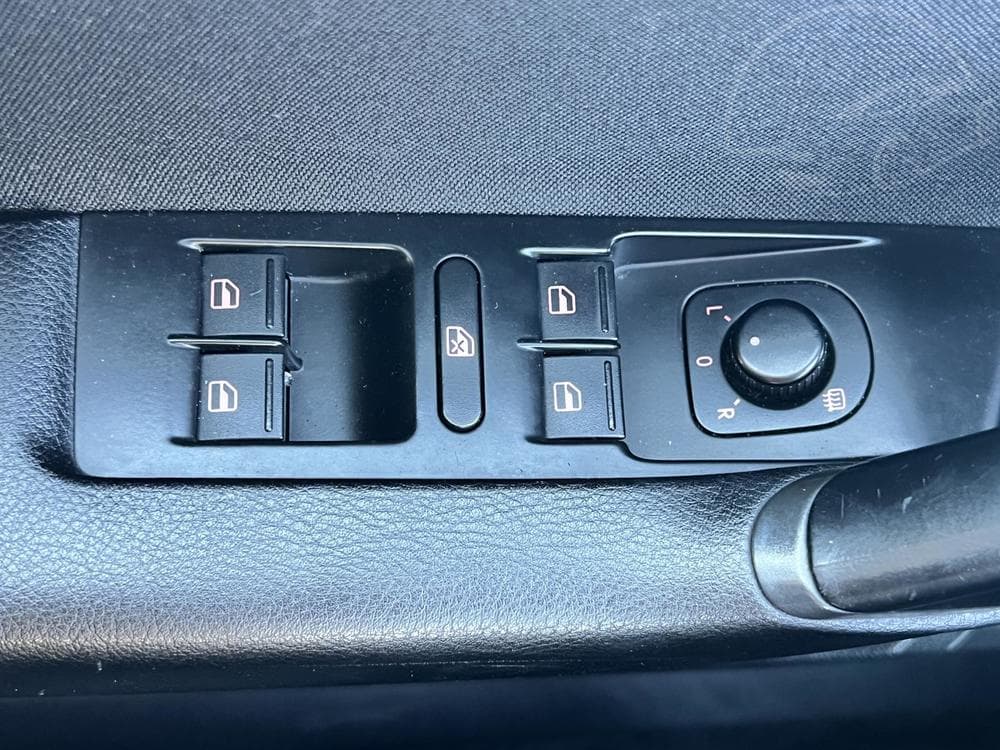 2014 Volkswagen Passat - 12