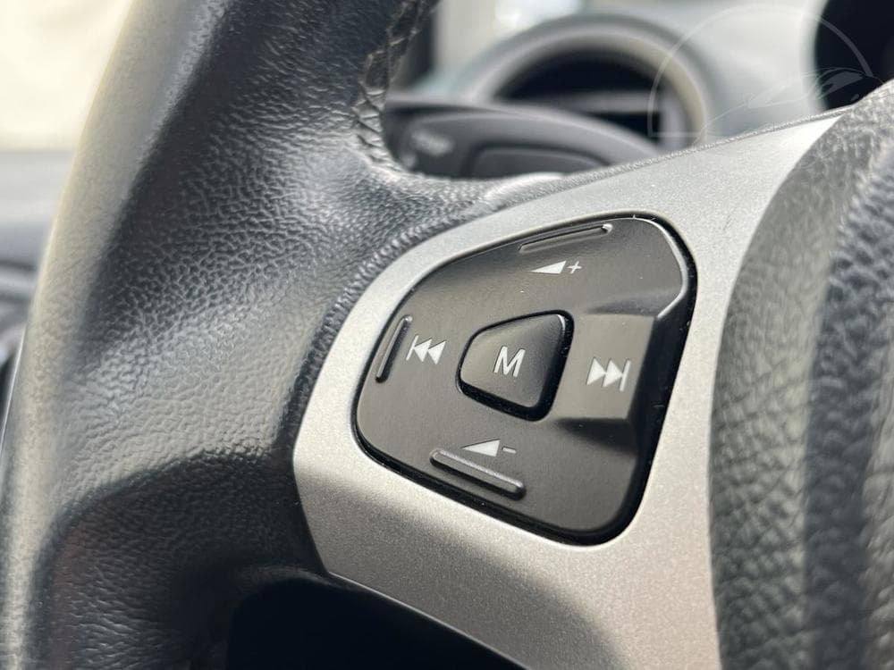 2011 Ford FIESTA - 12