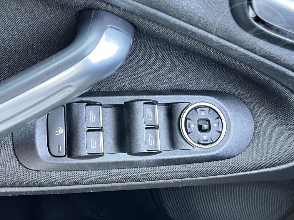 2012 Ford S-Max - 12