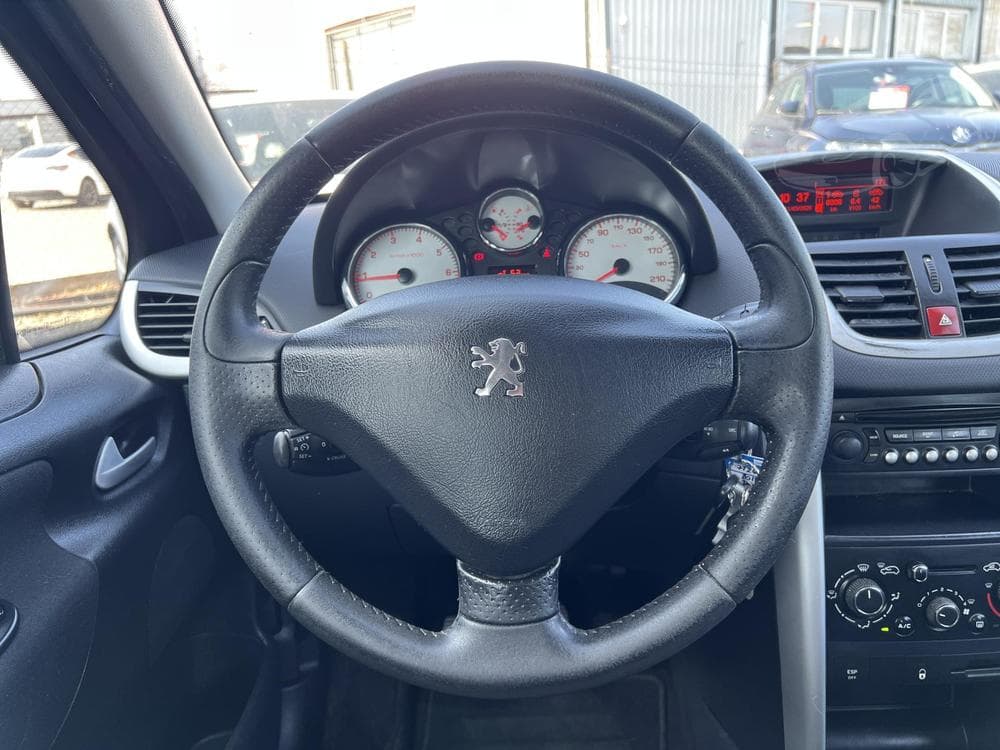 2012 Peugeot 207 - 12