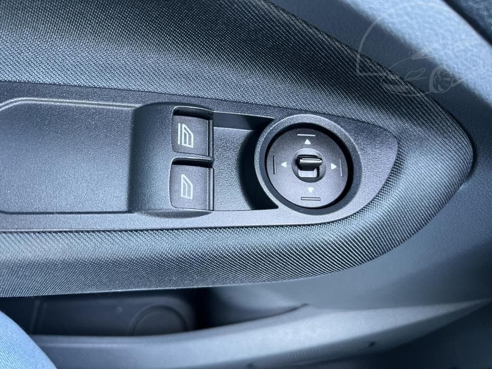 2012 Ford C-MAX - 12