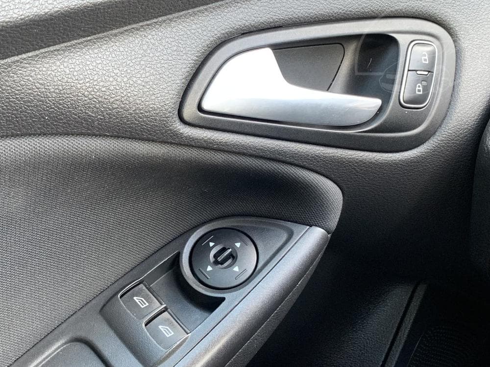 2015 Ford FOCUS - 12