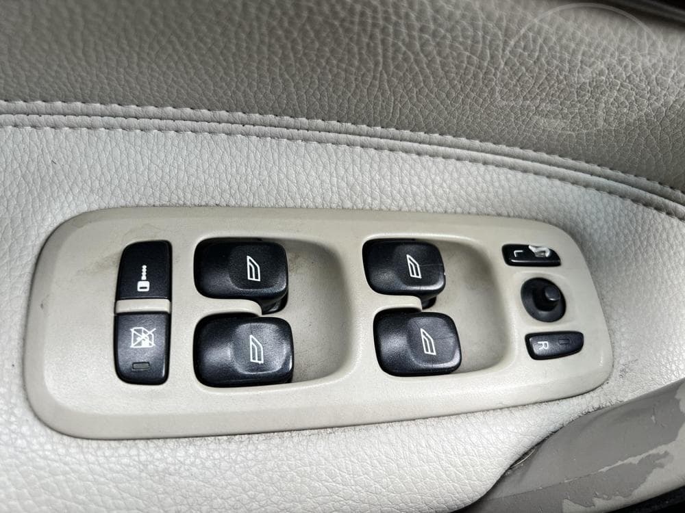 2005 Volvo V70 - 12