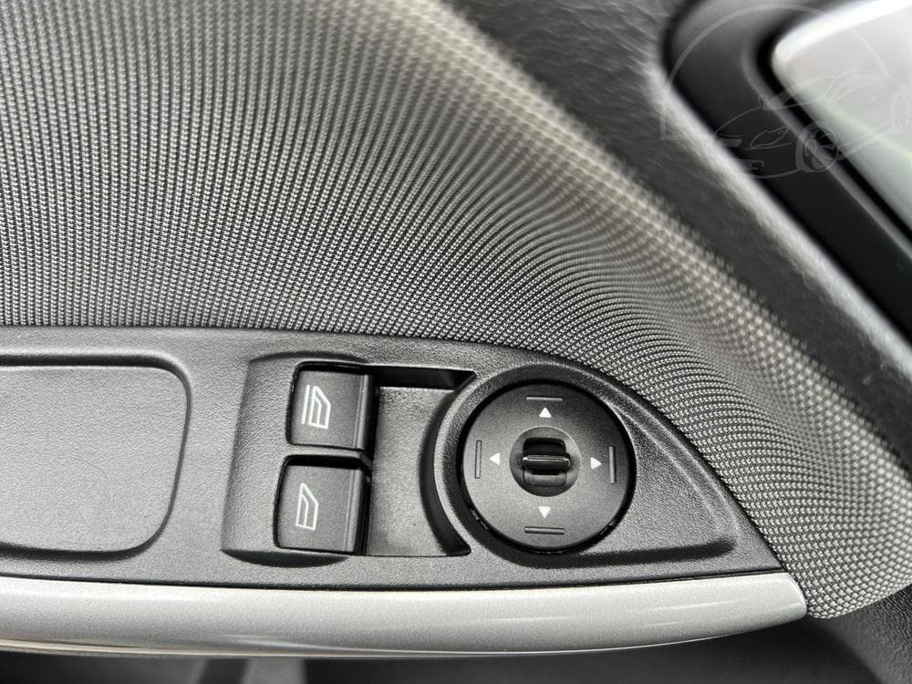 2012 Ford FOCUS - 23