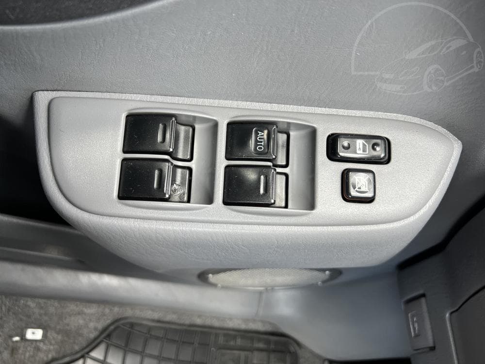 2003 Toyota RAV4 - 12