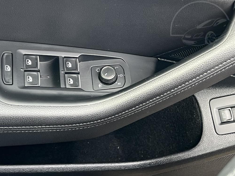 2016 Volkswagen PASSAT - 37