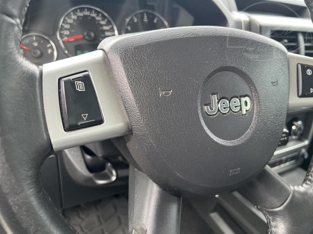 2010 Jeep CHEROKEE - 13